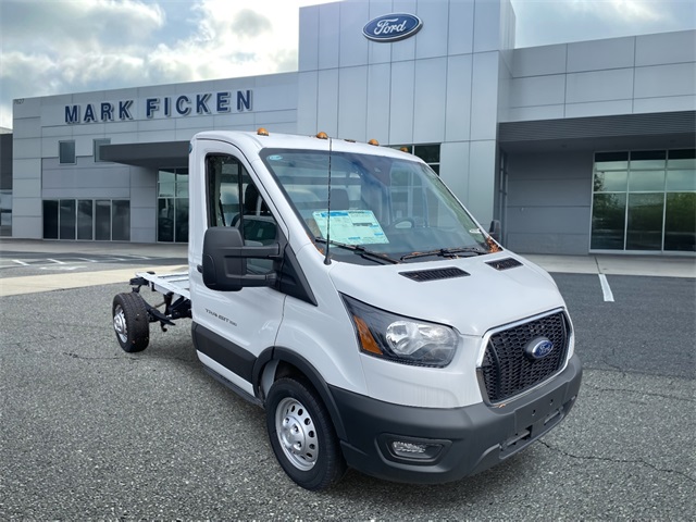 2024 Ford Transit Cutaway Base's photo