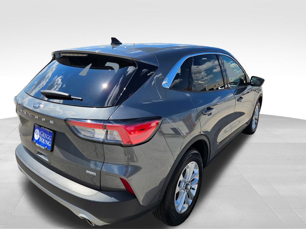 2022 Ford Escape Hybrid SE photo 5