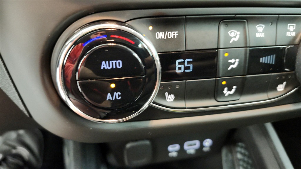 2023 Chevrolet Trailblazer LT photo 17