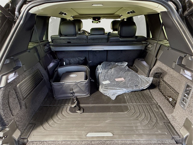 2025 Land Rover Range Rover SE photo 26