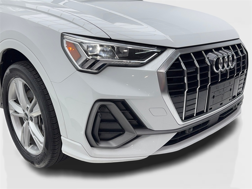 2022 Audi Q3 S line Premium Plus photo 3
