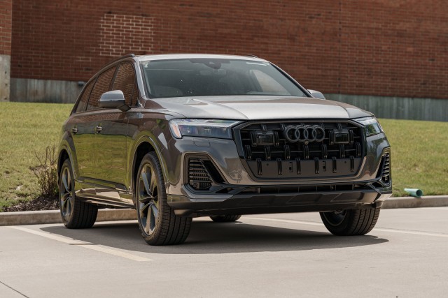 2025 Audi Q7 Premium Plus