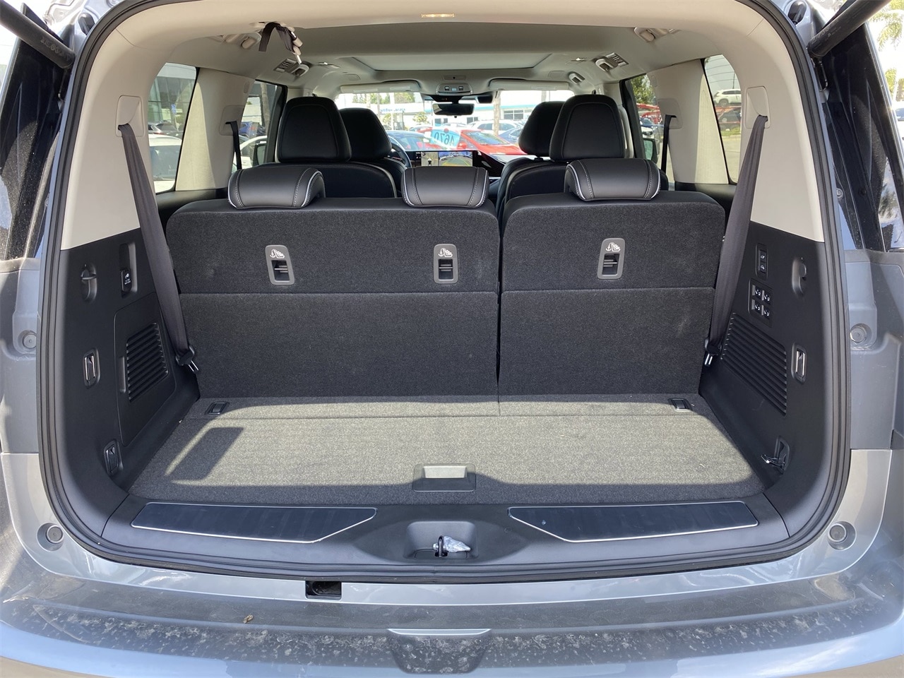2025 Infiniti QX80 Sensory photo 13