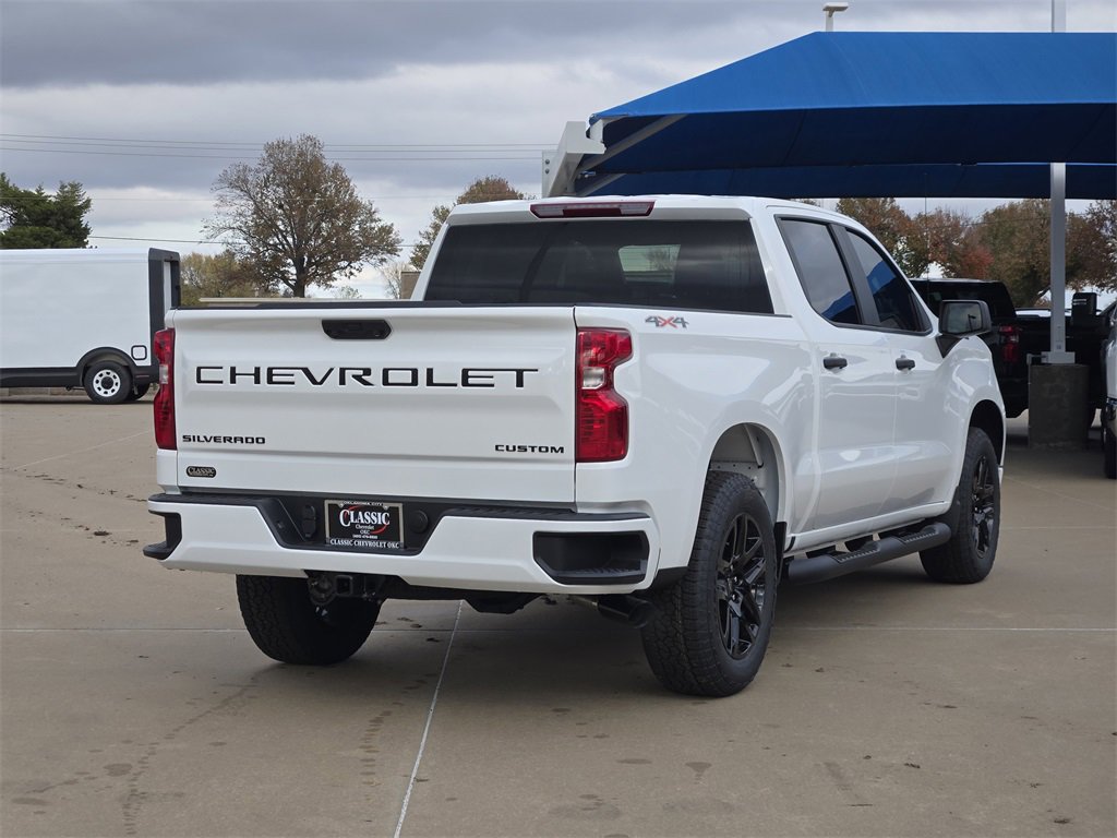 2026 Chevrolet Silverado Custom photo 4
