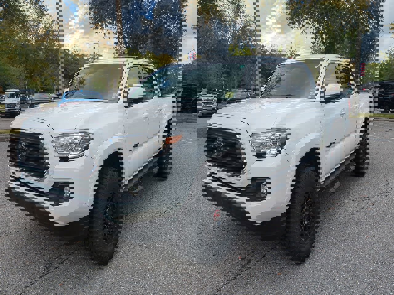 2021 Toyota Tacoma SR5 photo 2