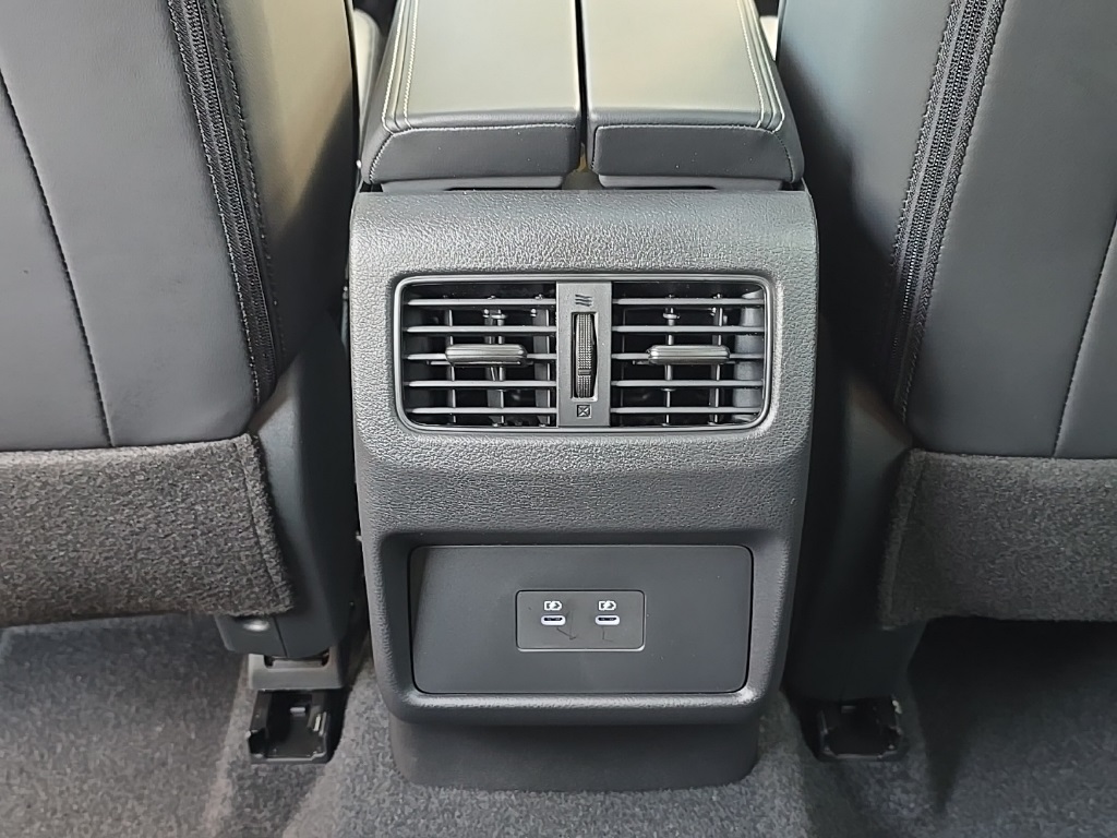2026 Nissan Rogue SV photo 19