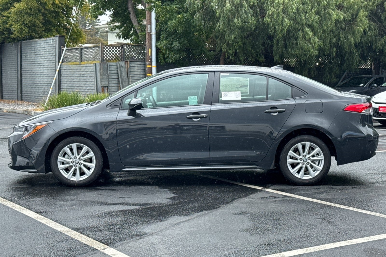 2025 Toyota Corolla LE photo 6