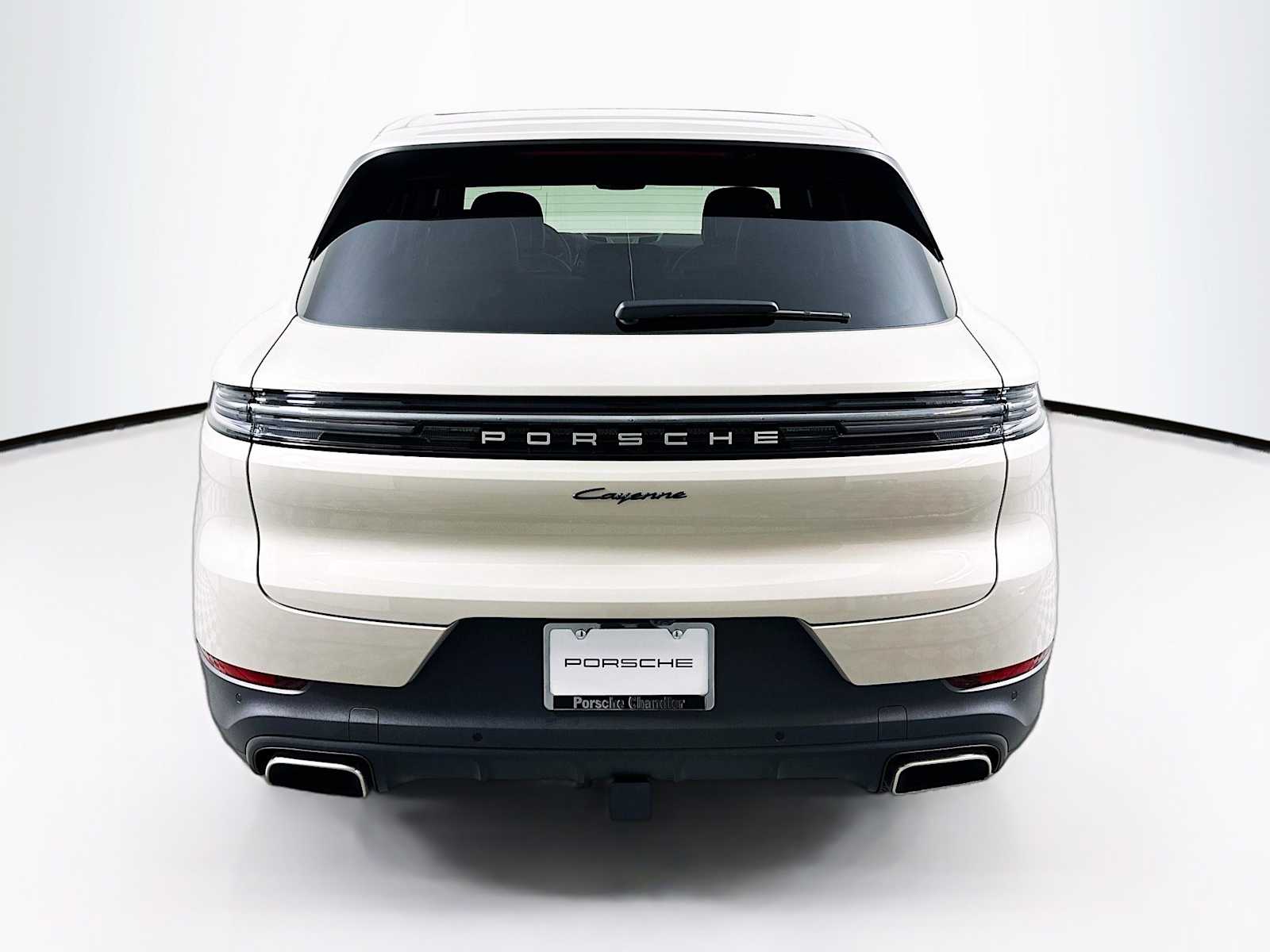 2025 Porsche Cayenne photo 10
