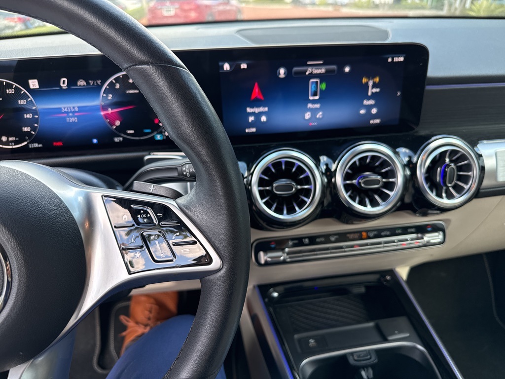 2024 Mercedes Benz GLB 250 4MATIC photo 4