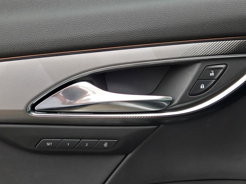 2025 Buick Envision Sport Touring photo 18