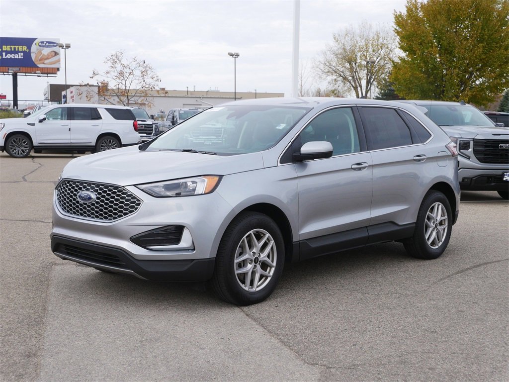 2024 Ford Edge SEL photo 3