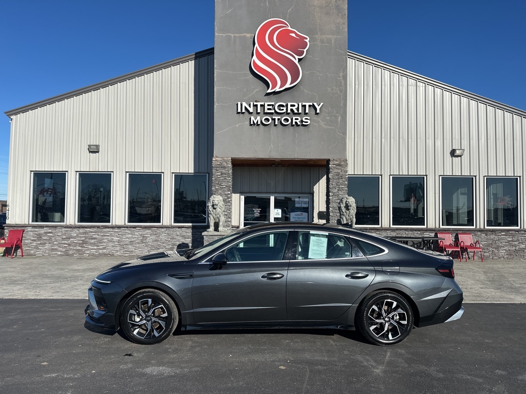 2025 Hyundai Sonata SEL's photo