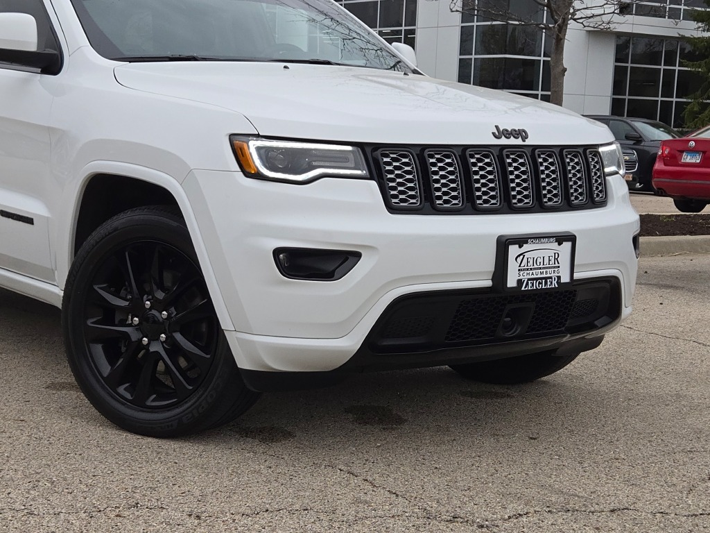 2022 Jeep Cherokee Laredo X photo 2
