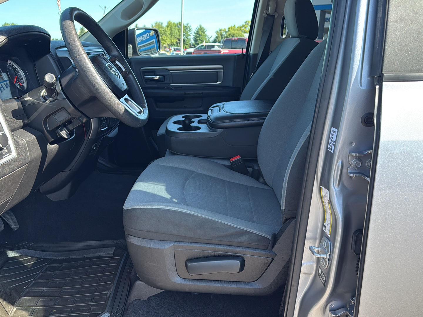 2021 Ram 1500 Classic SLT photo 25