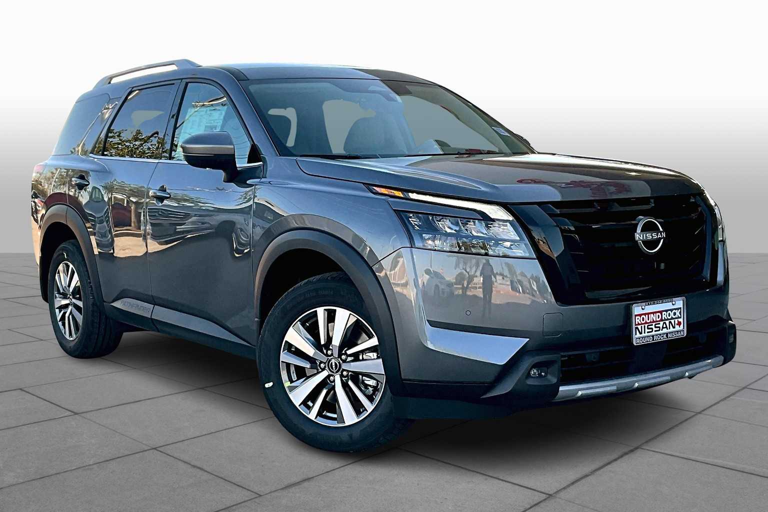 2025 Nissan Pathfinder SL photo 2
