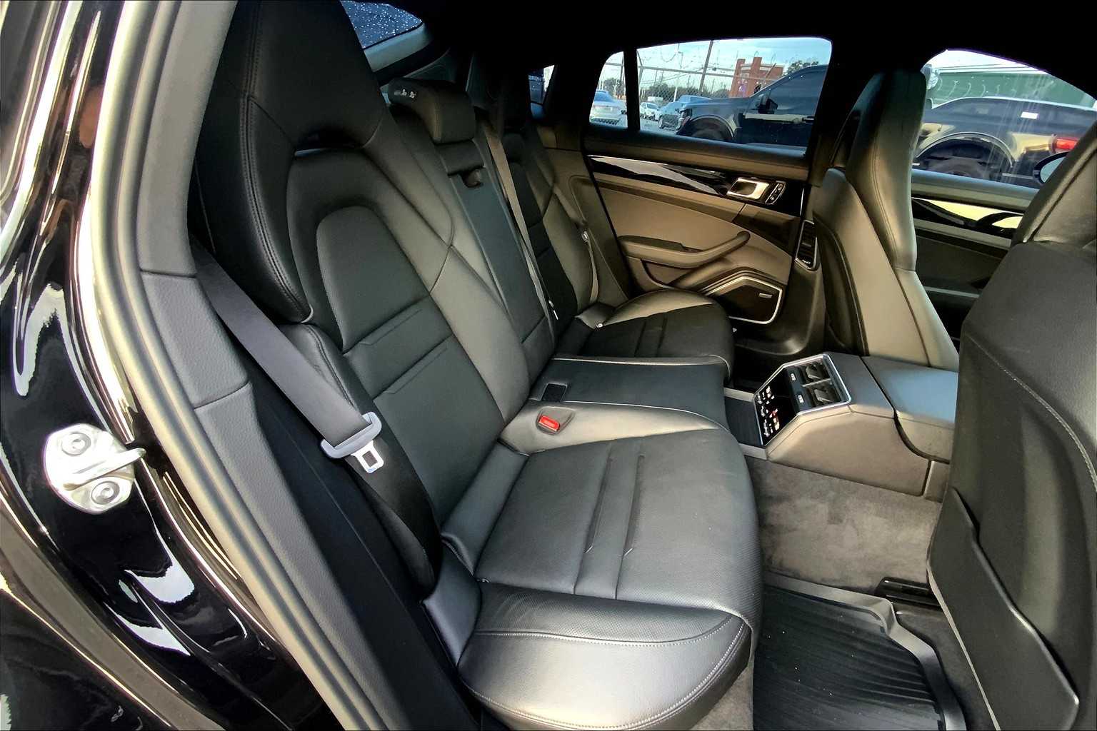 2020 Porsche Panamera 4 E-Hybrid photo 17