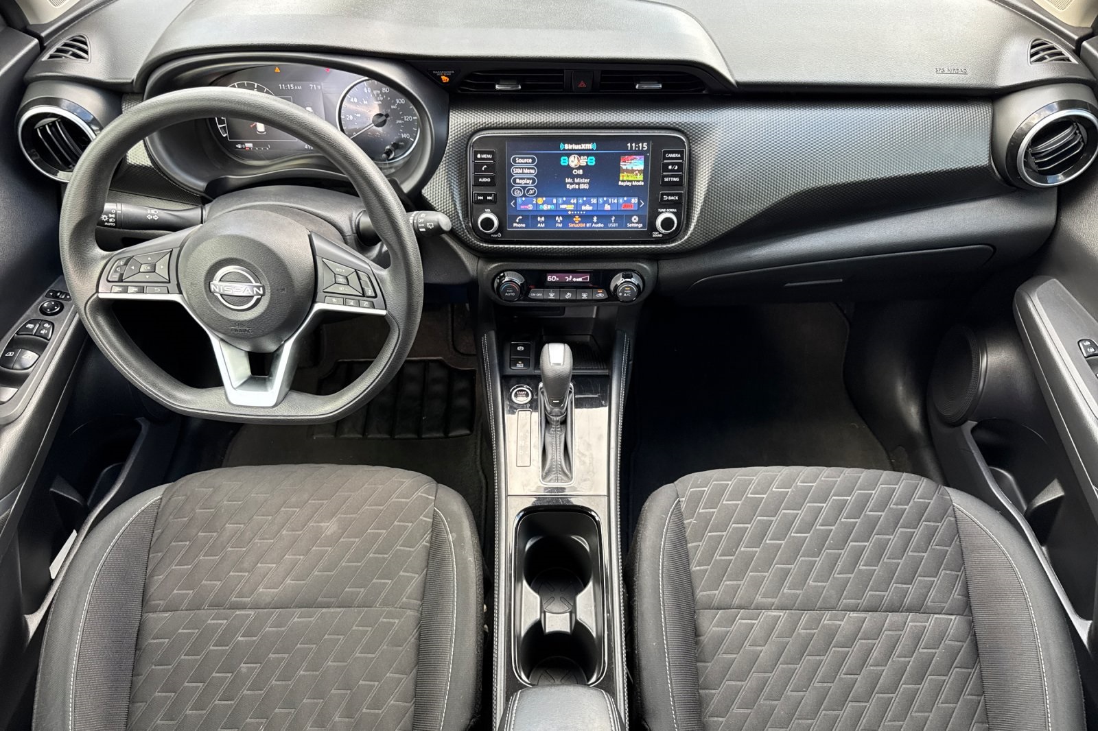 2022 Nissan Kicks SV photo 3