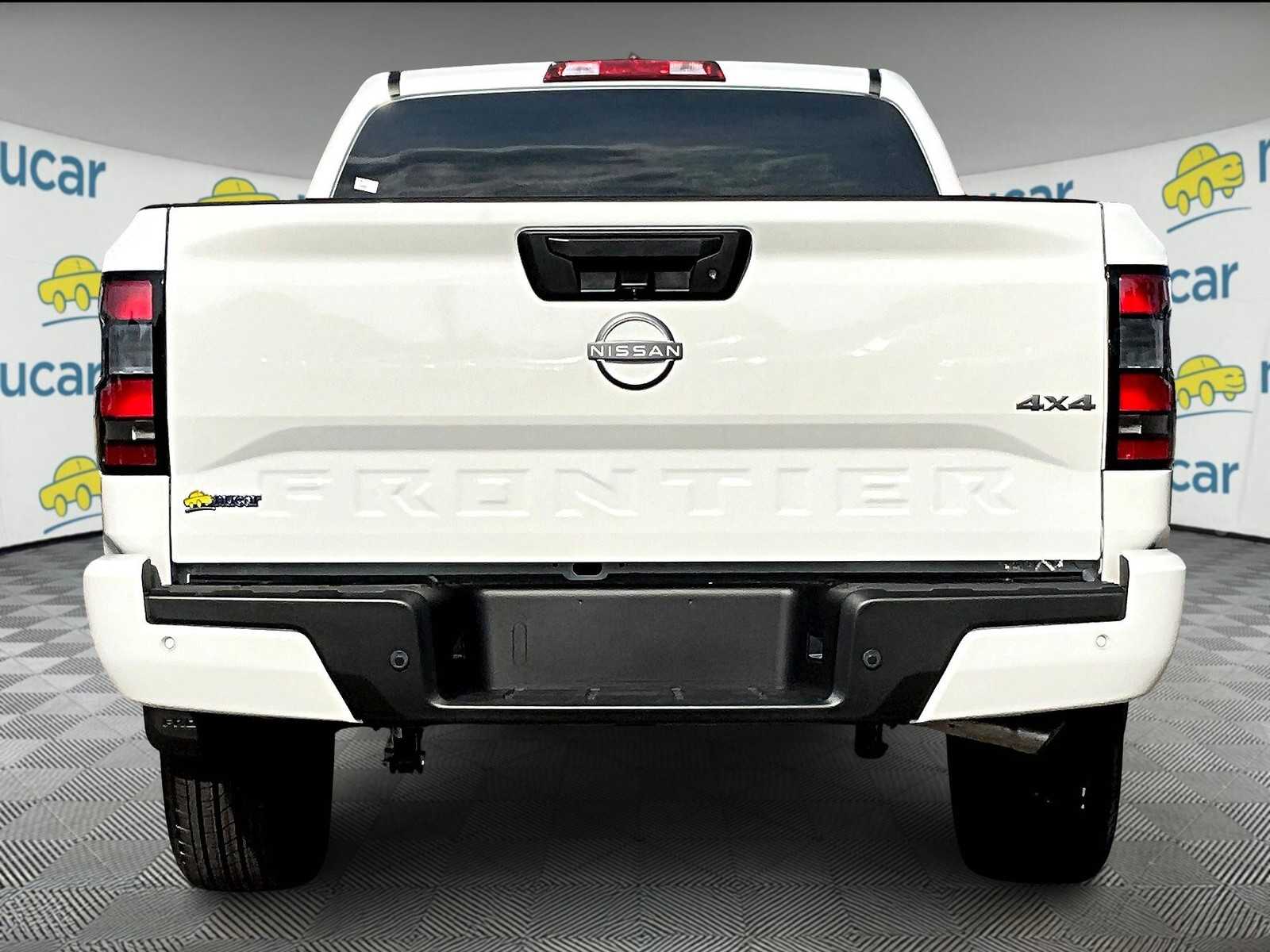 2025 Nissan Frontier SV photo 5