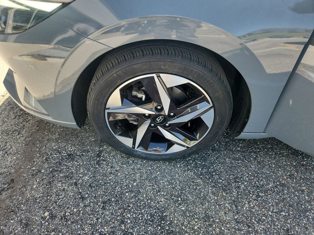 2023 Hyundai Elantra SEL photo 20