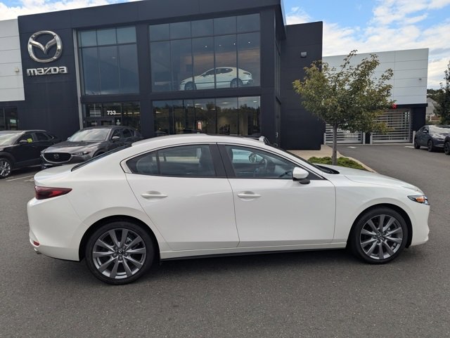2025 Mazda Mazda3 2.5 s Preferred photo 2