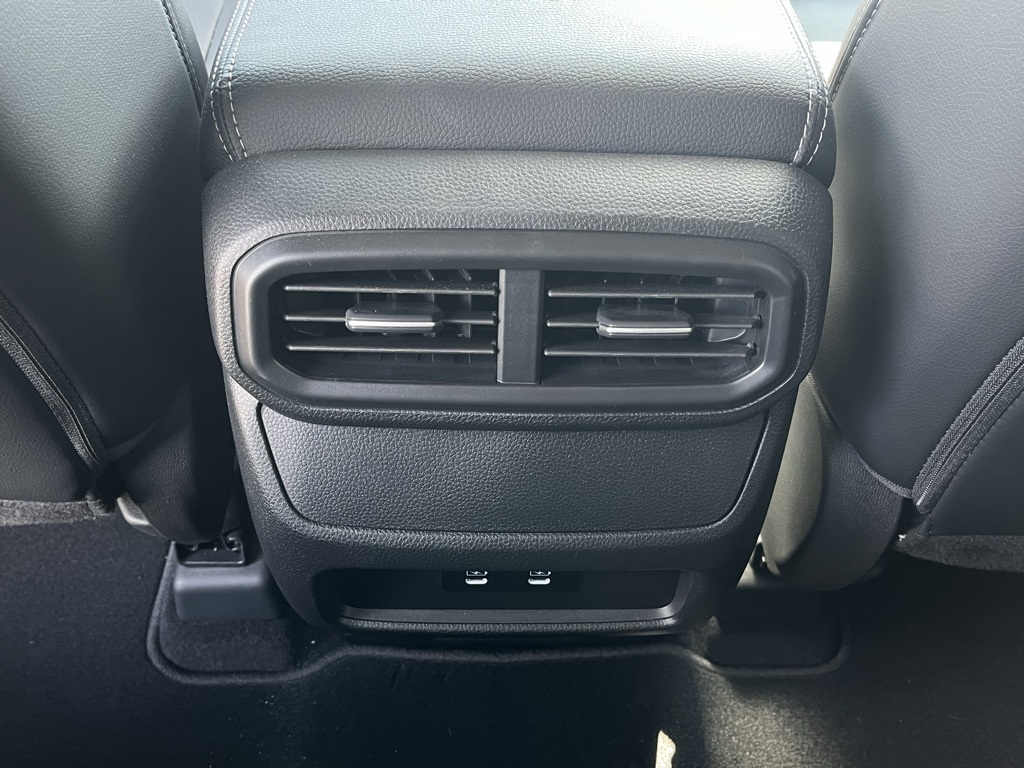 2026 Honda Passport photo 14