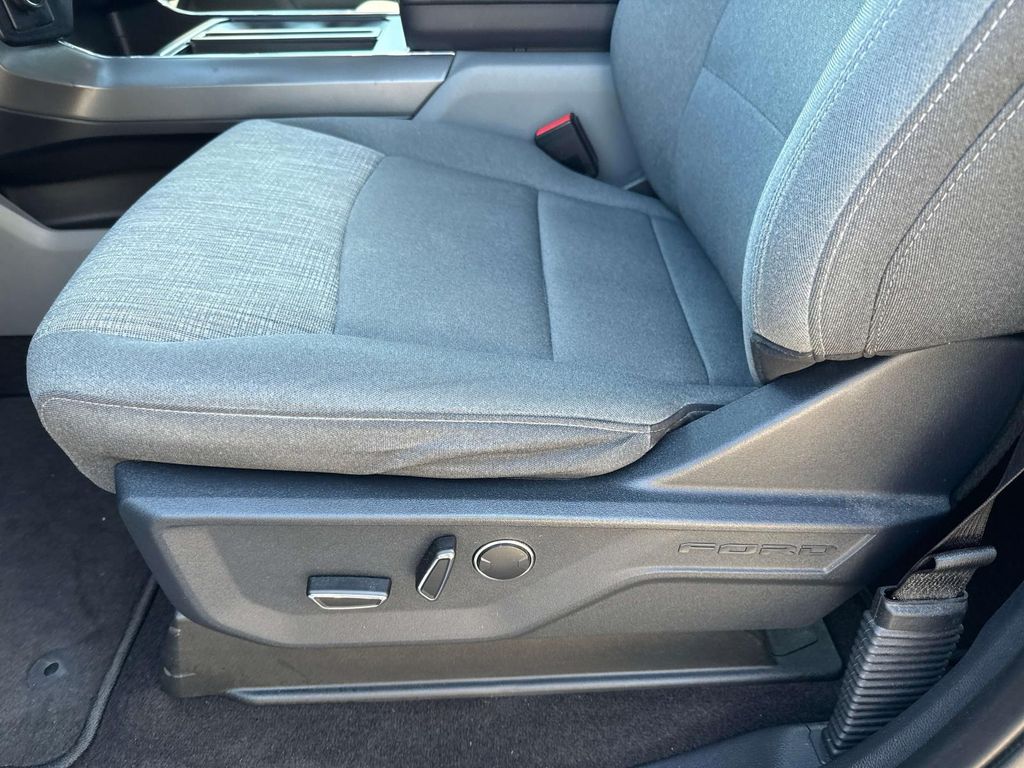 2021 Ford F-150 XLT photo 17