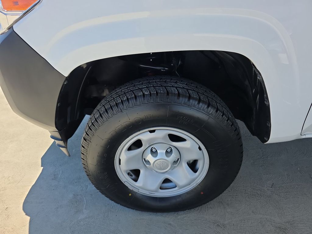 2018 Toyota Tacoma SR photo 32