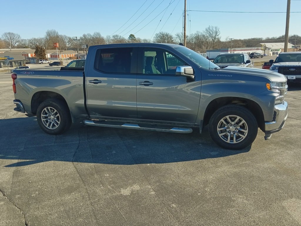 Used 2021 Chevrolet Silverado 1500 LT with VIN 3GCPYJEK3MG471259 for sale in Kansas City