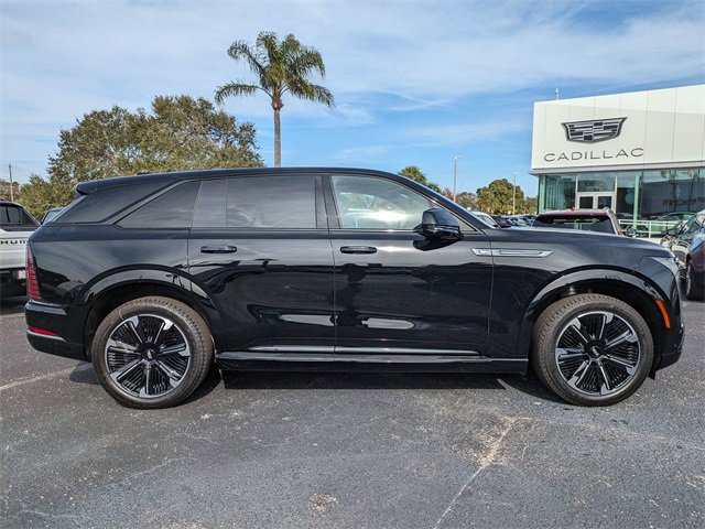 2025 Cadillac Escalade IQ Sport photo 3