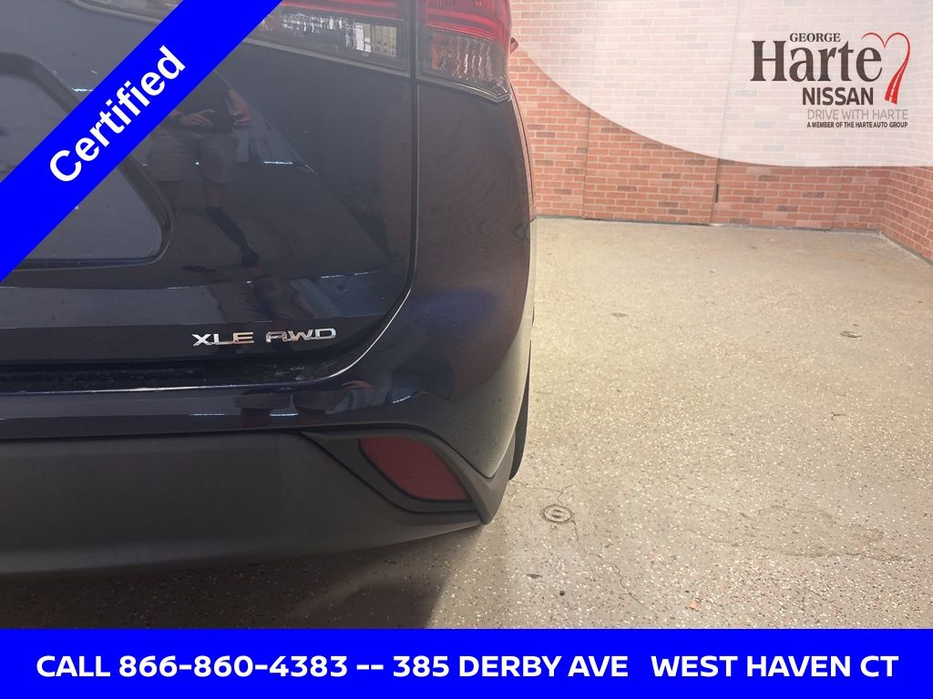 2021 Toyota Highlander XLE photo 30