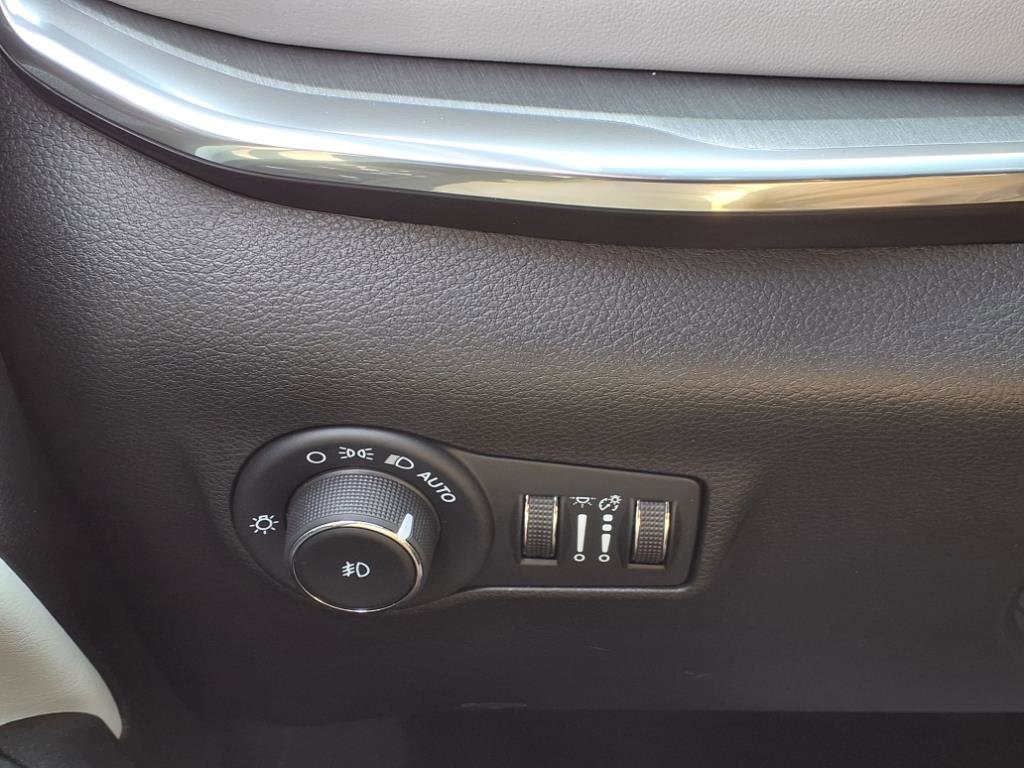 2024 Jeep Compass Limited photo 30