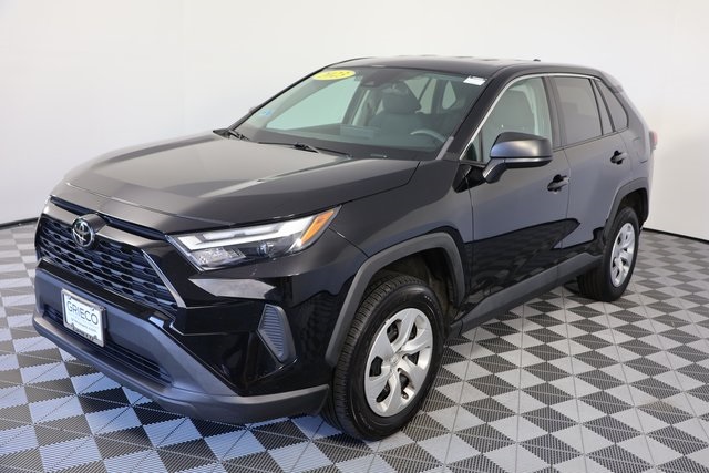 2023 Toyota RAV4 LE photo 4