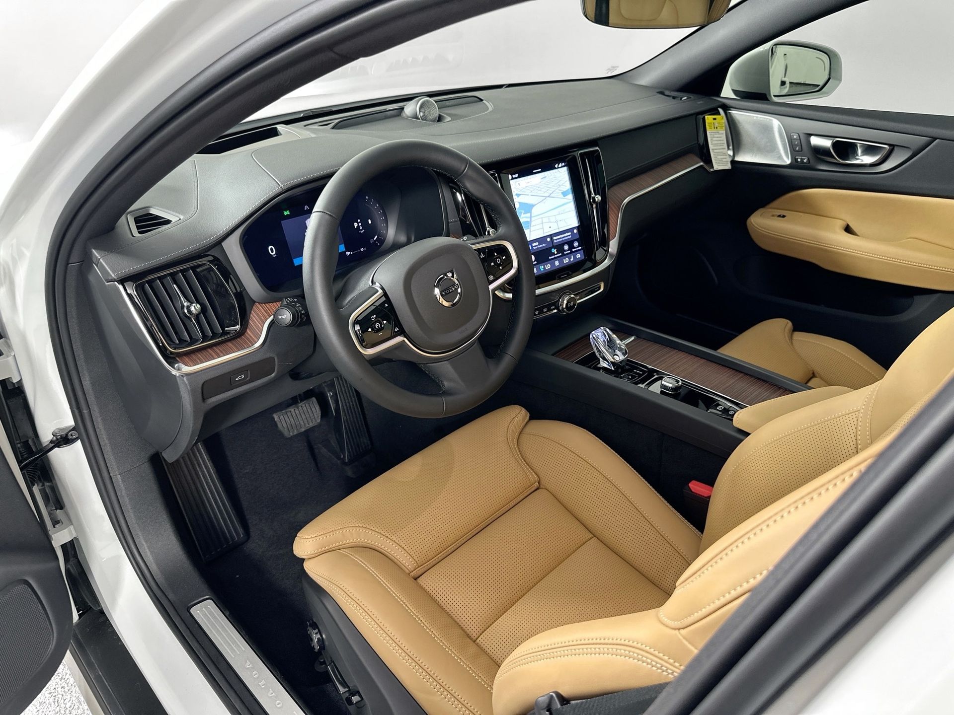 2026 Volvo V60 Cross Country B5 AWD photo 9