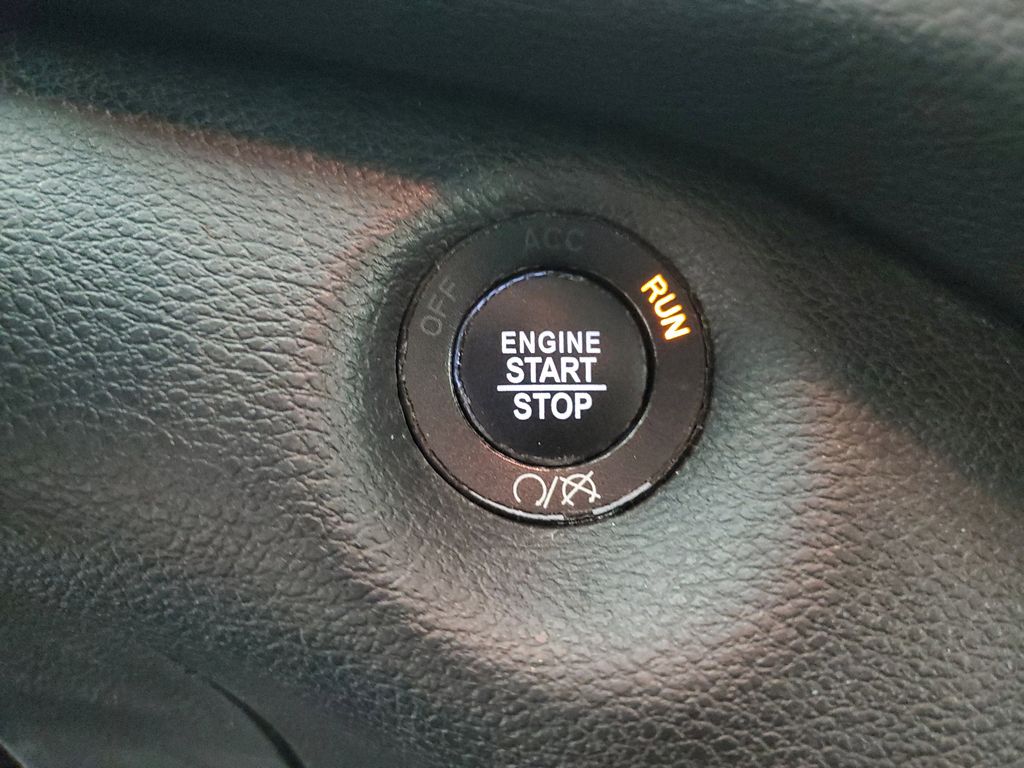 2020 Jeep Cherokee Limited photo 18