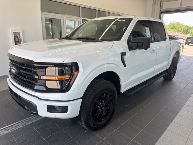 2025 Ford F-150 XLT photo 4