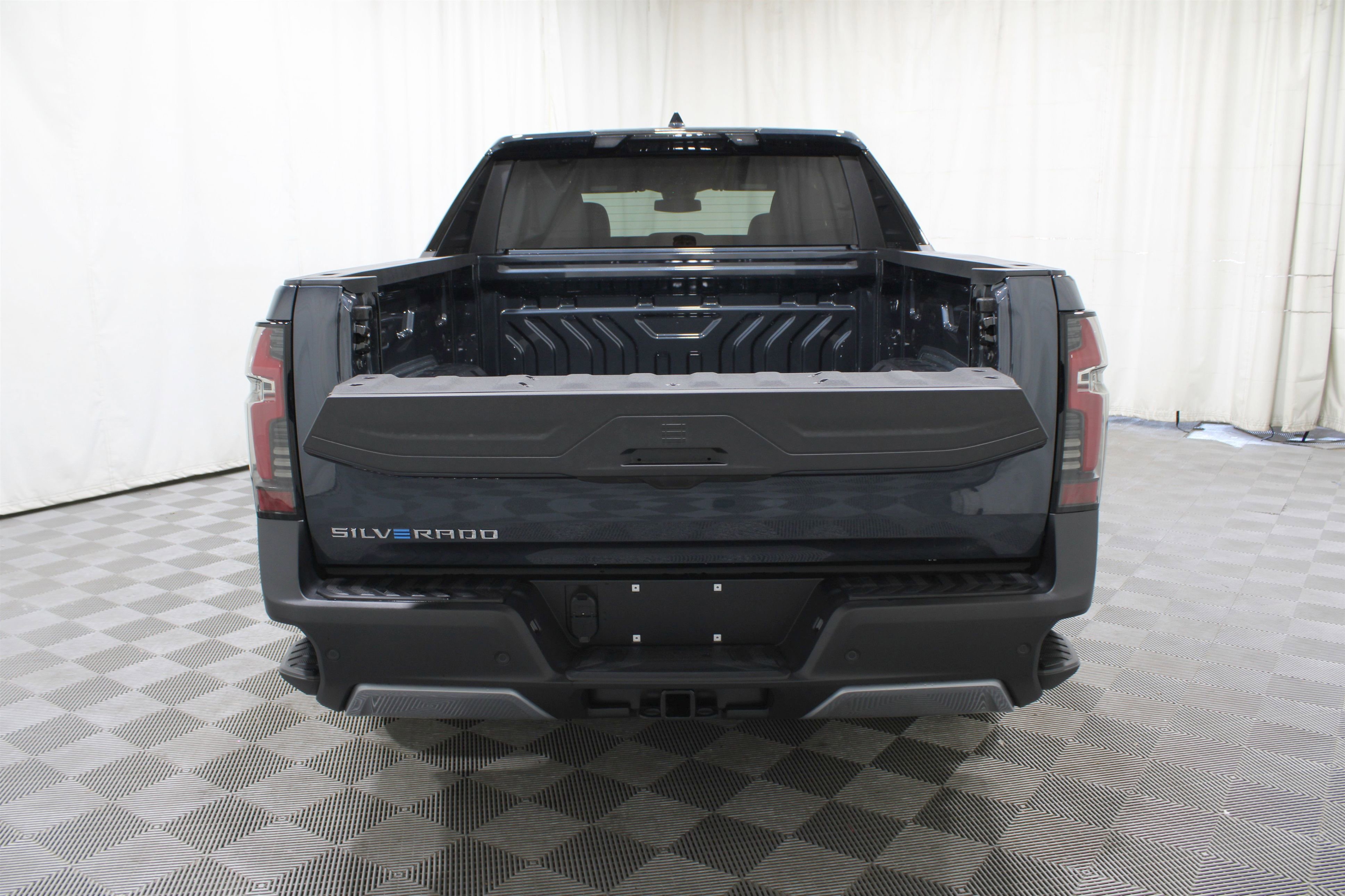 2025 Chevrolet Silverado EV LT photo 10