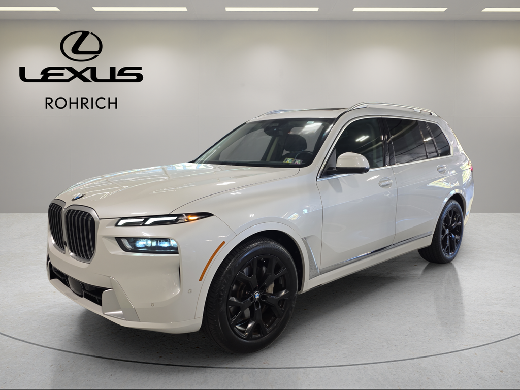 2023 BMW X7 40i's photo
