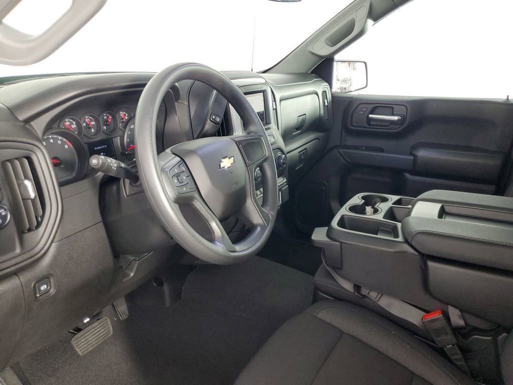 2025 Chevrolet Silverado 1500 Custom photo 11