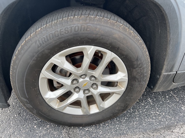 2019 Chevrolet Traverse LS photo 3