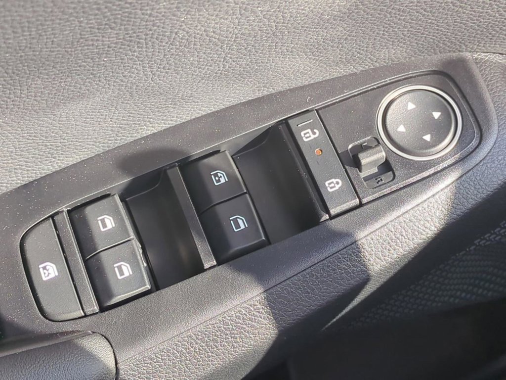 2025 Kia Seltos SX photo 22