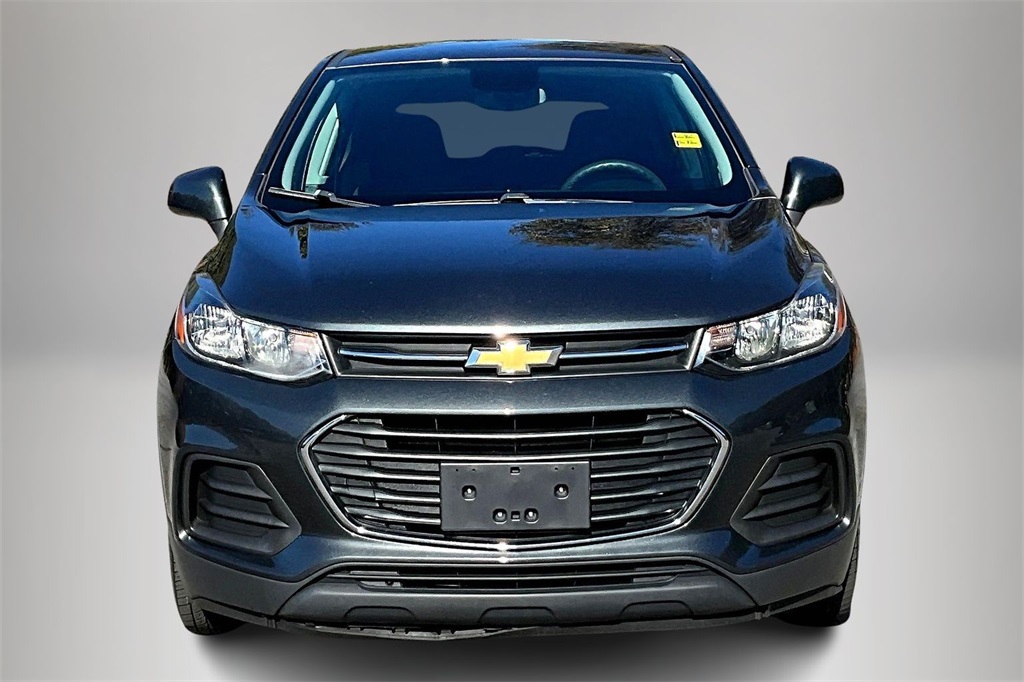 2020 Chevrolet Trax LS photo 3