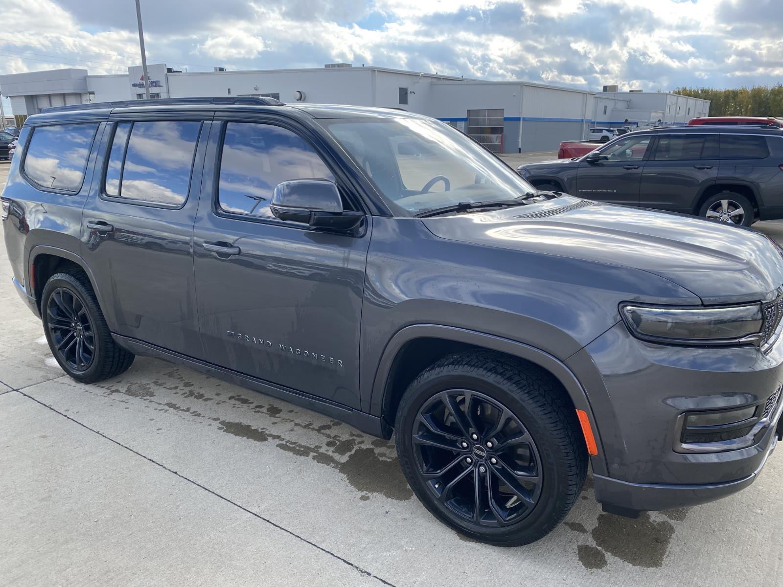 2022 Jeep Grand Wagoneer II Obsidian photo 3