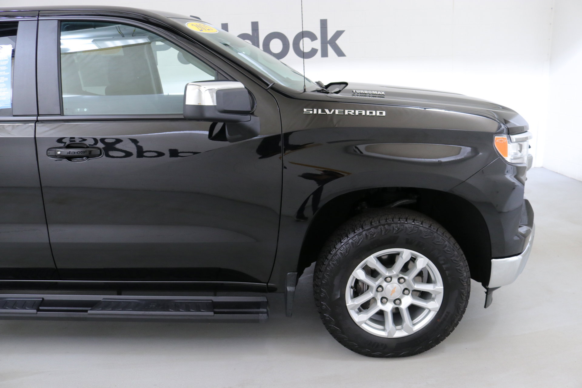2025 Chevrolet Silverado 1500 LT photo 11