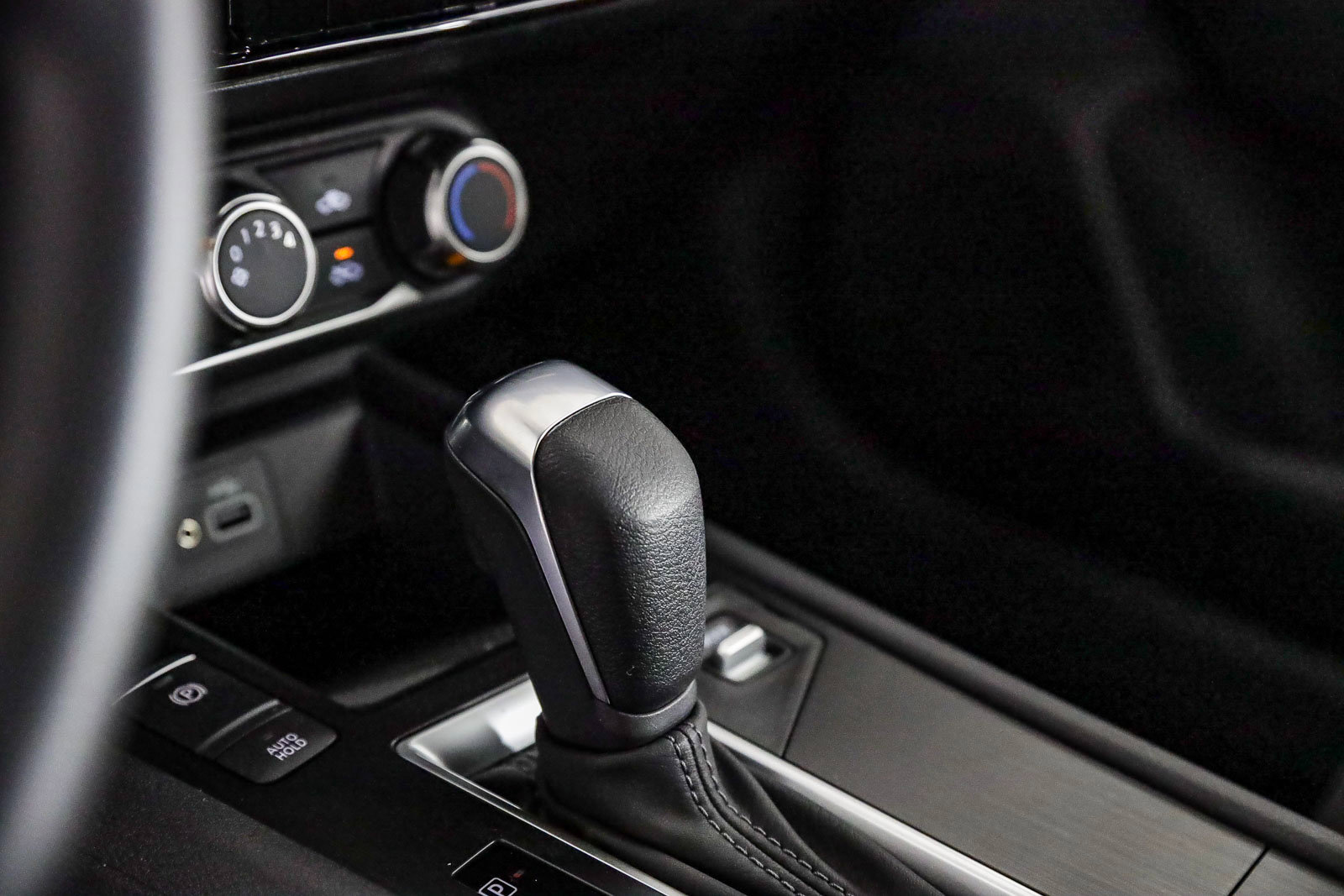 2025 Nissan Kicks S photo 22