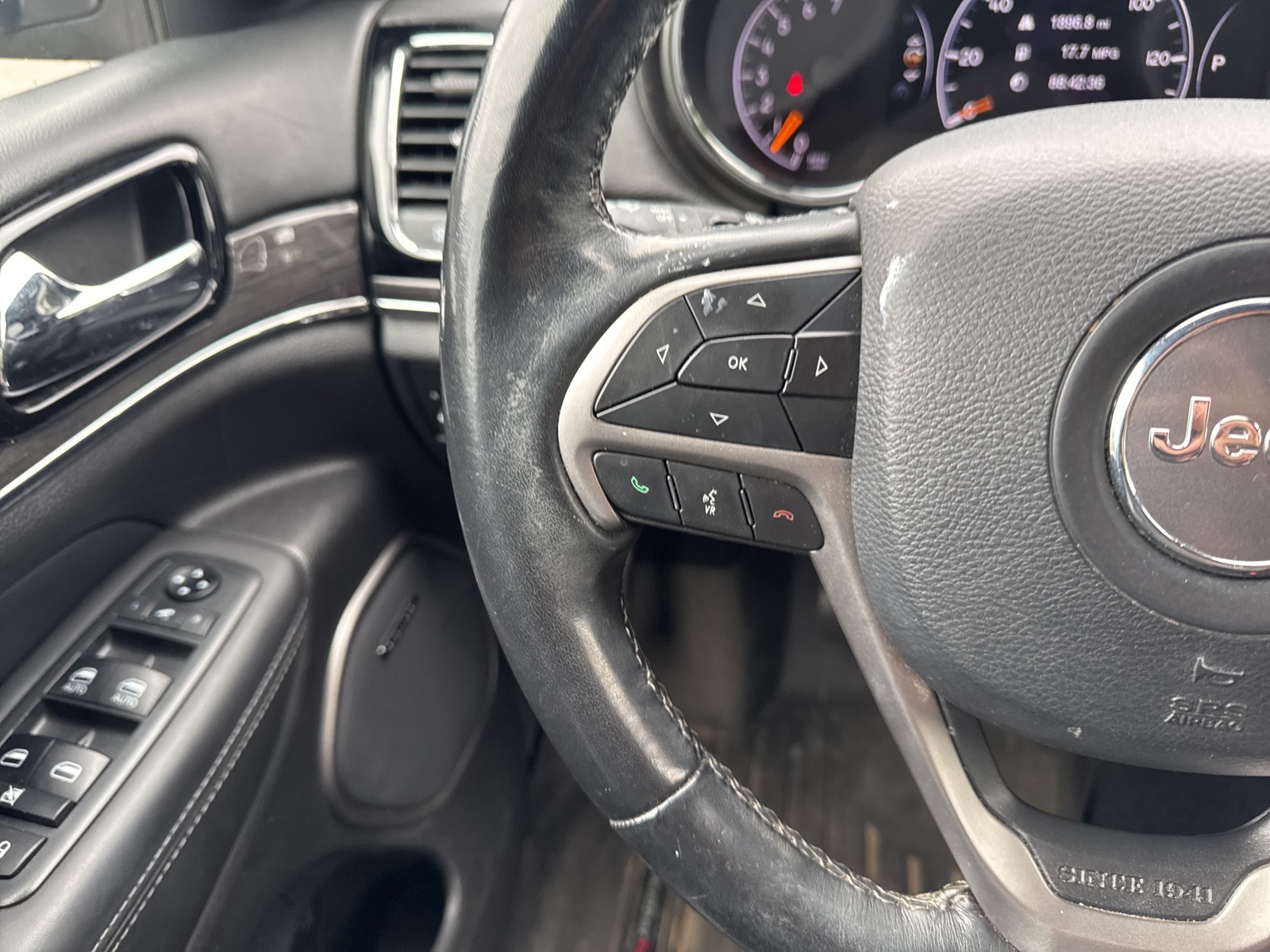 2020 Jeep Grand Cherokee Overland photo 17