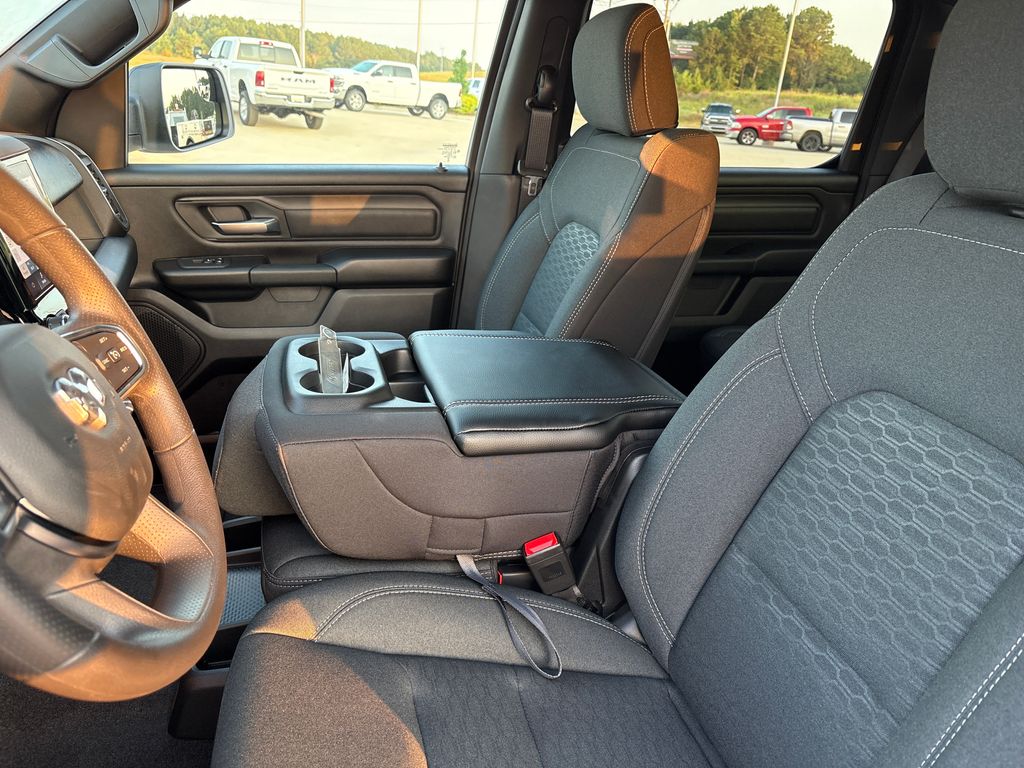 2025 Ram 1500 Tradesman photo 11