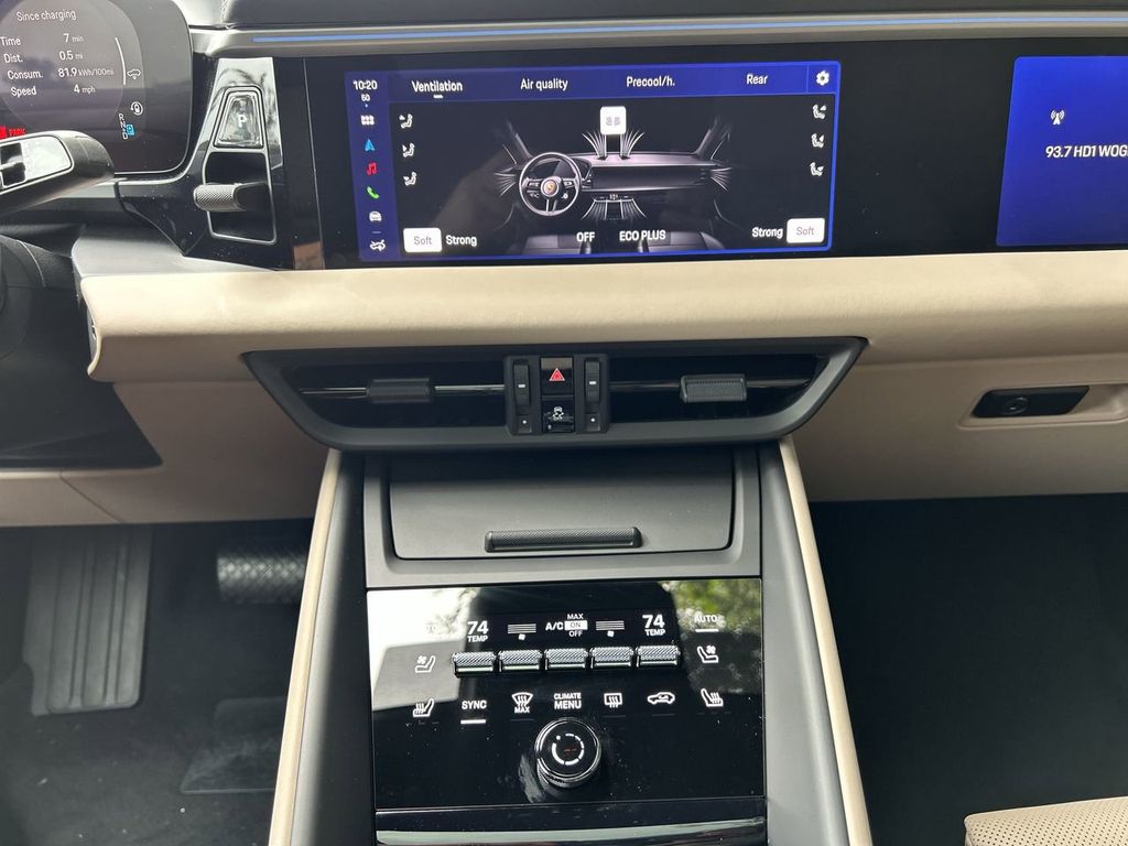 2024 Porsche Macan Electric 4 photo 21