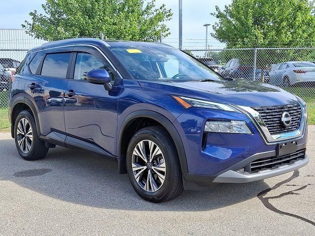 2022 Nissan Rogue SV photo 3