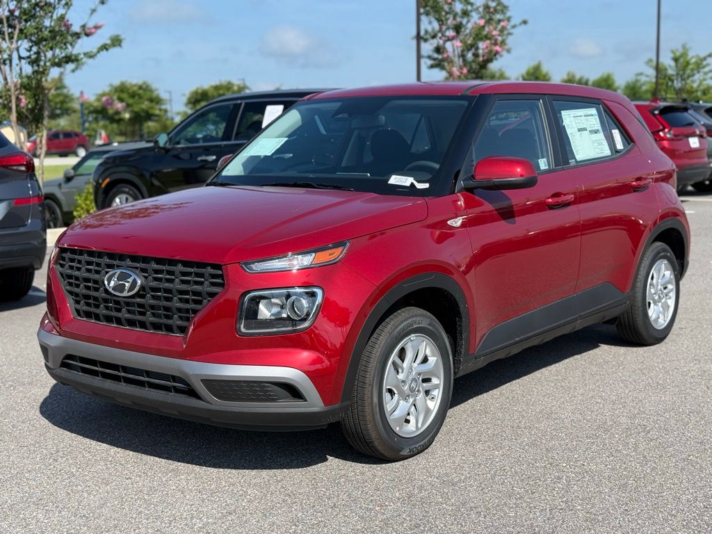 2025 Hyundai Venue SE photo 3