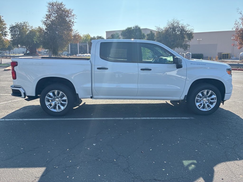 2026 Chevrolet Silverado 1500 Custom photo 2